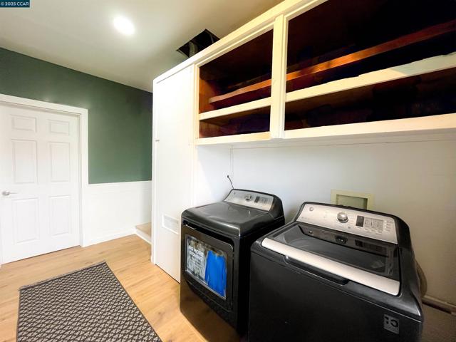 250 W Cypress Rd, Oakley CA: https://media.crmls.org/mediaz/7a60b001-88ae-4c5a-8609-112dff883746.jpg