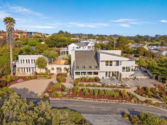 405 Heather Point Lane, Watsonville CA: https://media.crmls.org/mediaz/7a6129e5-315f-4418-85a0-8ead9a5f9a71.jpg