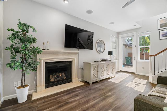 215 W Santa Cruz Way, Mountain House CA: https://media.crmls.org/mediaz/7a6172f0-42a0-4390-9e1f-0119d0bdfe5c.jpg