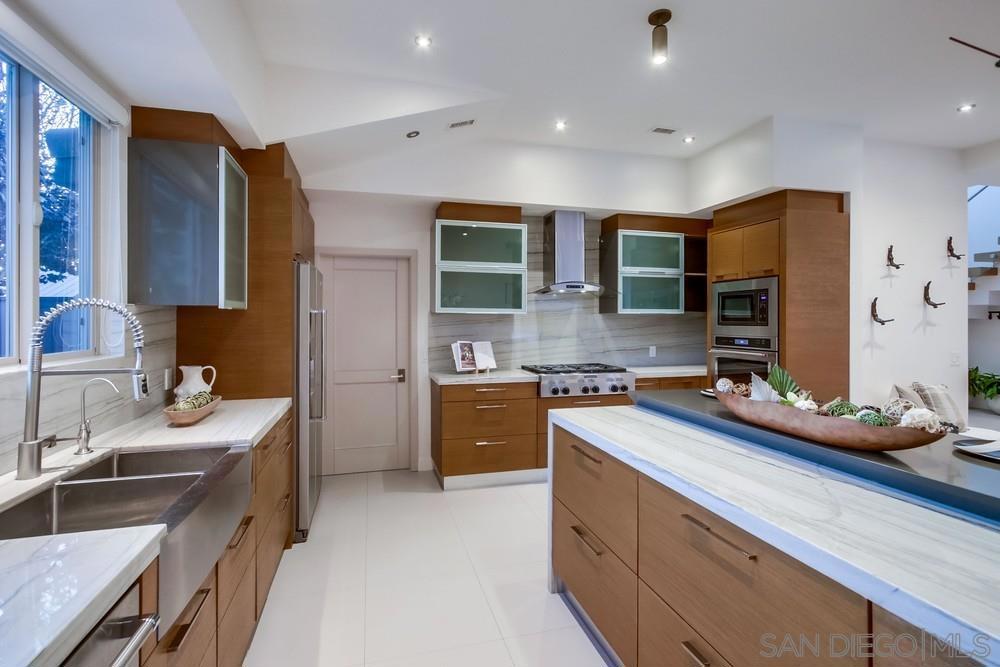 5435 Parkview Dr. - photo 18