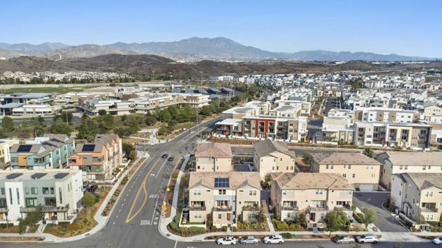 202 Keeper, Irvine CA: https://media.crmls.org/mediaz/7a61fce3-f777-4b8e-9425-f3d046e7aaee.jpg