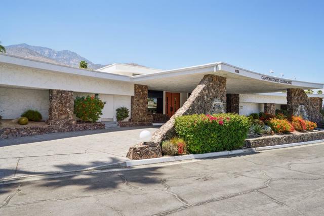 1540 E Sierra Way, Palm Springs CA: https://media.crmls.org/mediaz/7a62581c-2a32-43e5-857d-80de798cf3bb.jpg
