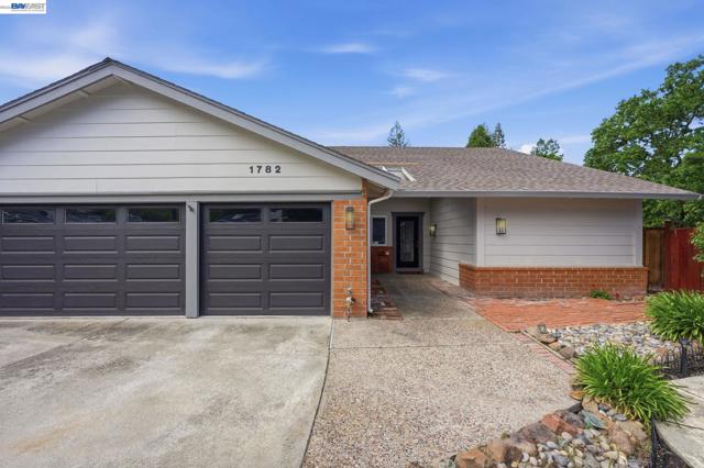1782 Whitecliff Way, Walnut Creek CA: https://media.crmls.org/mediaz/7a625f51-e659-4e7f-8ae1-2d218222a76d.jpg