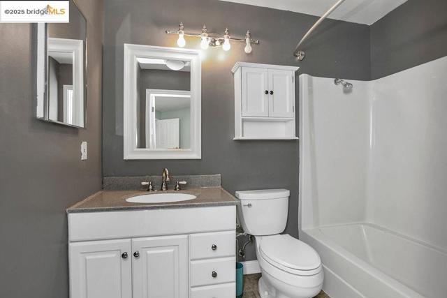 5071 Bonwell Drive, Concord CA: https://media.crmls.org/mediaz/7a6277c0-14b0-4af9-a02e-05d088985097.jpg