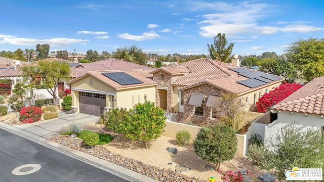 41728 Via Treviso, Palm Desert CA: https://media.crmls.org/mediaz/7a631b44-c264-42e4-a1ad-9c11ea544bc1.jpg