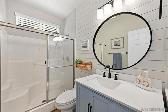 3231 Canyon View Dr, Oceanside CA: https://media.crmls.org/mediaz/7a6372df-3207-4b96-ba00-f24d3f5de34e.jpg