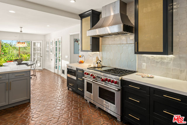 850 Birchwood Drive, Los Angeles CA: https://media.crmls.org/mediaz/7a637b18-45d9-445b-8516-5cb412133962.jpg