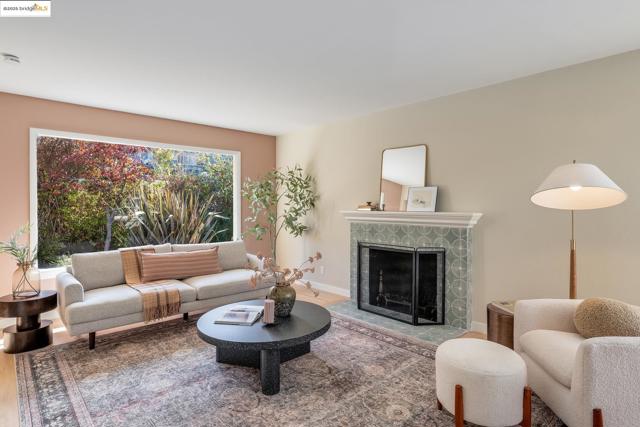 7249 Blake St., El Cerrito CA: https://media.crmls.org/mediaz/7a63af2e-0222-4725-a197-e6062d52181d.jpg