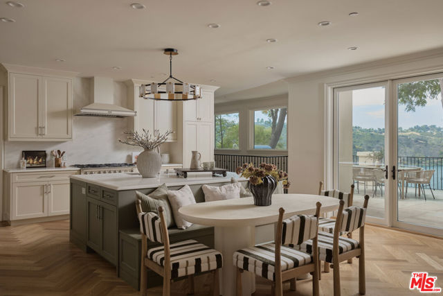 6 Bed Home for Sale in Los Angeles, California