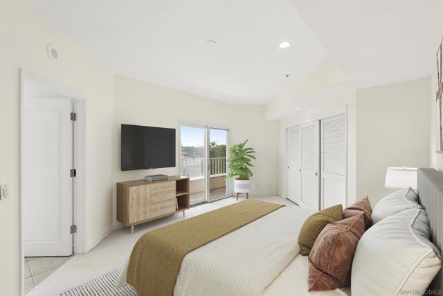 1101 1st Street, Coronado CA: https://media.crmls.org/mediaz/7a649e5e-ce2f-48e3-bc95-2ecd5b7b94a3.jpg