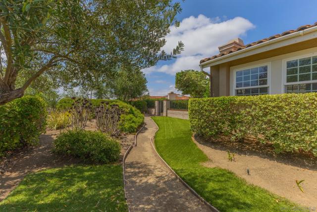 3445 Lomas Serenas Dr, Escondido CA: https://media.crmls.org/mediaz/7a64b333-0d24-41b9-b3c9-a9ee84089f07.jpg