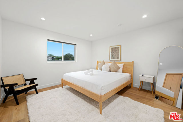 841 N Mccadden Pl, Los Angeles CA: https://media.crmls.org/mediaz/7a64ba29-6faa-4de9-b3ea-898d61b1cdbe.jpg