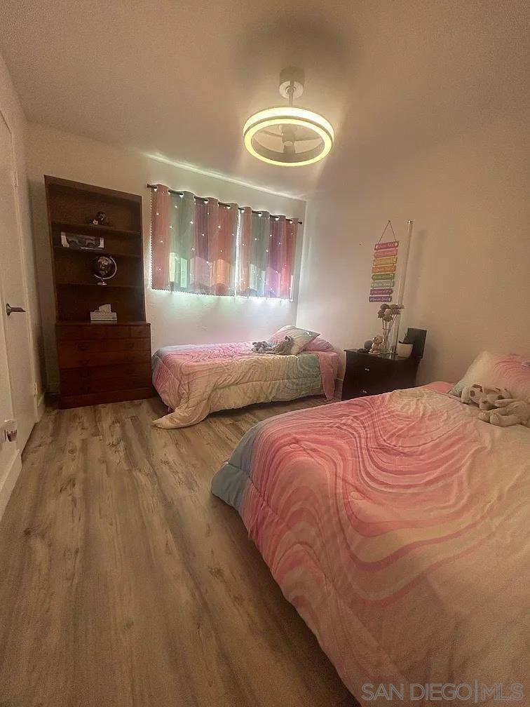 https://media.crmls.org/mediaz/7a6519d5-2de4-4118-9853-47d3c99a61df.jpg?preset=X-Large