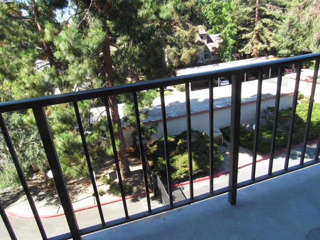 3909 Stevenson Blvd, Fremont CA: https://media.crmls.org/mediaz/7a661a86-208e-4dfe-992b-1bfd67f1c0e6.jpg