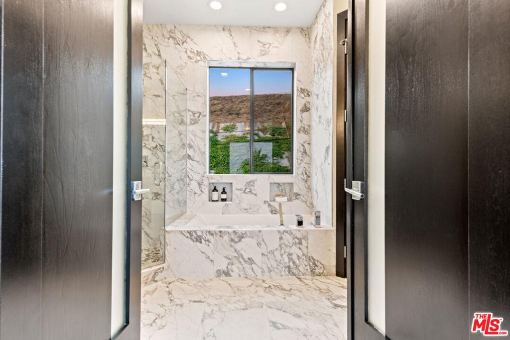 MLS #26850939 image #12