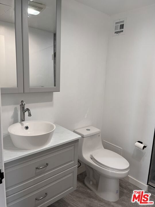 10787 Wilshire Boulevard, Los Angeles CA: https://media.crmls.org/mediaz/7a66adbe-dfc5-476e-ae69-95c9eb3dd4fe.jpg