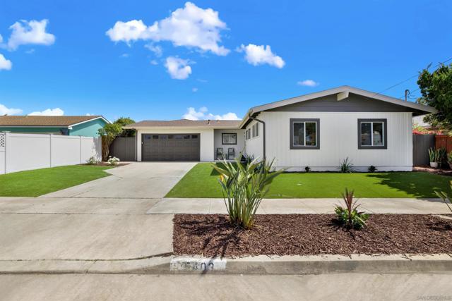 5403 Via Carancho, San Diego CA: https://media.crmls.org/mediaz/7a6725d0-007f-4215-910c-7b10b0750f1d.jpg