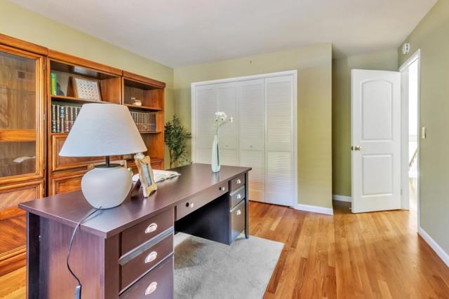 574 Sand Hill Circle, Menlo Park CA: https://media.crmls.org/mediaz/7a6735ff-dc30-4996-8833-7045e3f5ef40.jpg