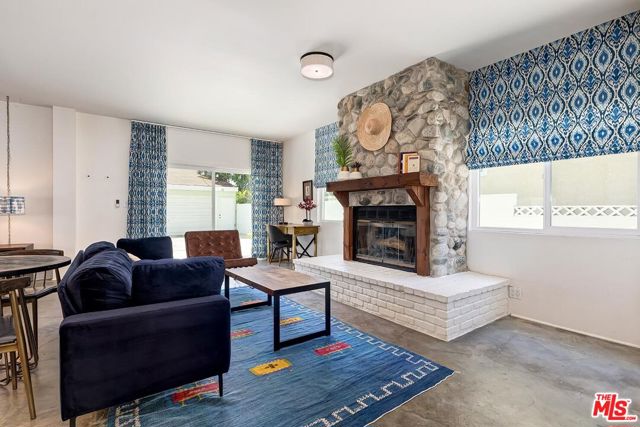 4417 Campbell Drive, Los Angeles CA: https://media.crmls.org/mediaz/7a67d5df-5965-4e18-b273-fab1d26226ae.jpg