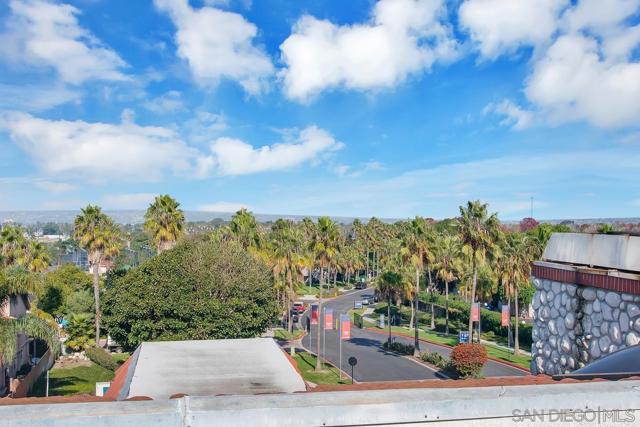 4494 Mentone St., San Diego CA: https://media.crmls.org/mediaz/7a67e68f-e5c9-416e-bdaf-2fdf4644c156.jpg
