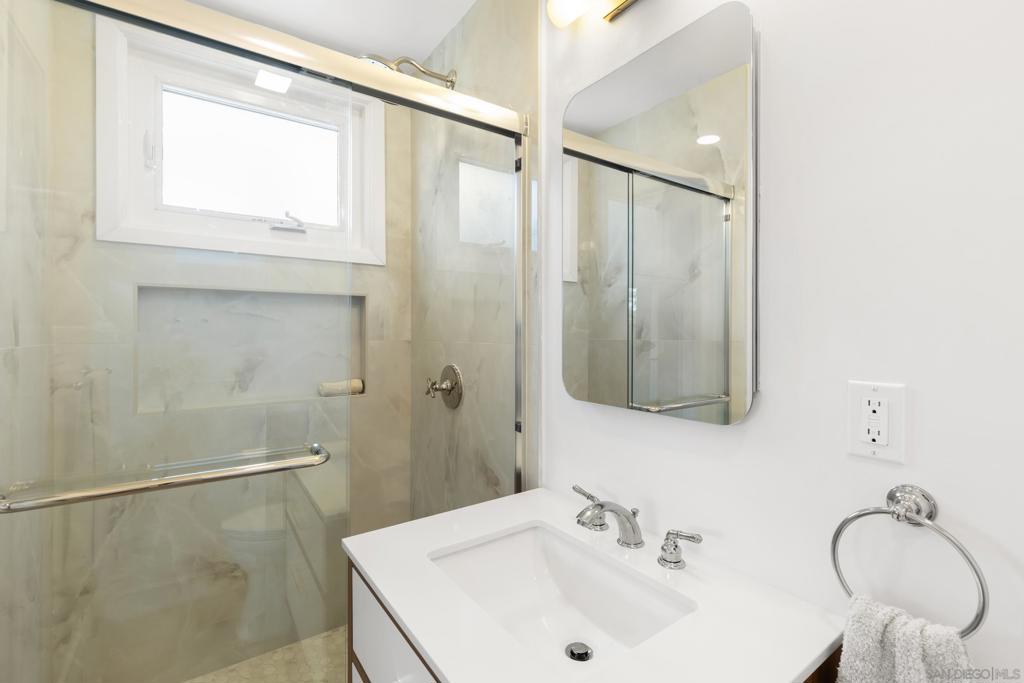 8851 Geraldine Ave - photo 16