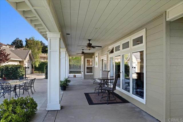 38161 Butterfly Court, Yucaipa CA: https://media.crmls.org/mediaz/7a68c9a7-3921-4614-b481-730701c4b88e.jpg