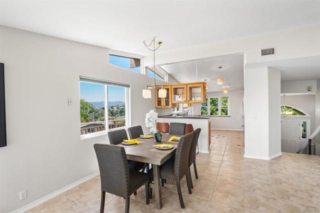 3539 Mount Laurence Dr, San Diego CA: https://media.crmls.org/mediaz/7a68ca52-25f8-4100-af9e-8df88112e269.jpg