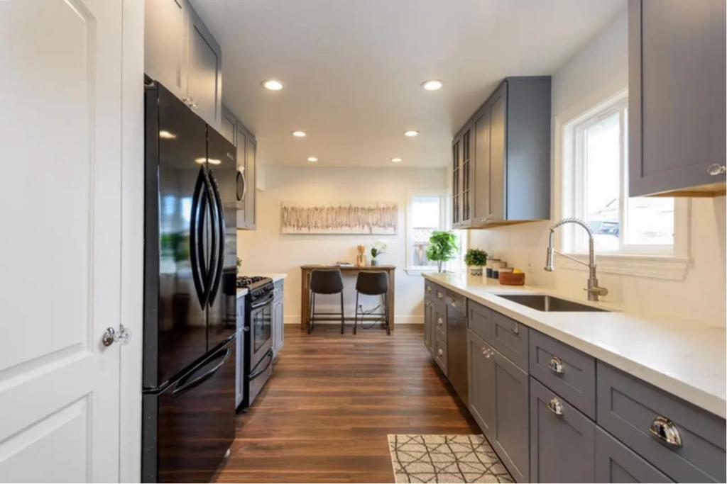 2209 Hamilton Avenue