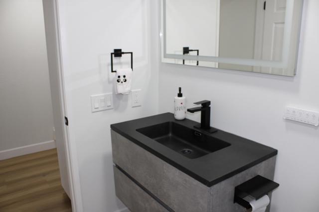 55 Camisa Lane, Palm Desert CA: https://media.crmls.org/mediaz/7a69f56c-55fc-4b9a-a298-9c7c297f36f4.jpg