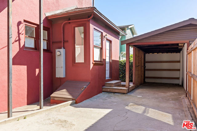 4219 N Figueroa Street, Los Angeles CA: https://media.crmls.org/mediaz/7a6a3503-984f-4060-a19d-19b79017078f.jpg