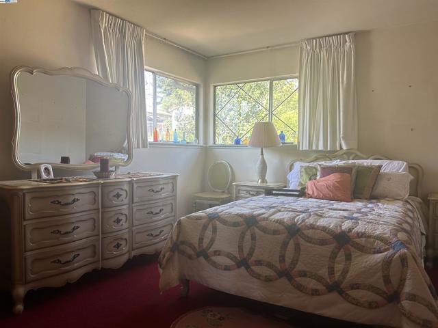 18393 Pepper St, Castro Valley CA: https://media.crmls.org/mediaz/7a6a9630-4ee5-4dd9-b88b-259927034139.jpg