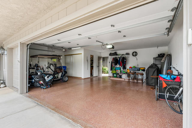 132 Columbia Drive, Rancho Mirage CA: https://media.crmls.org/mediaz/7a6aa1b0-0e64-4ade-b6aa-2d456b16169f.jpg