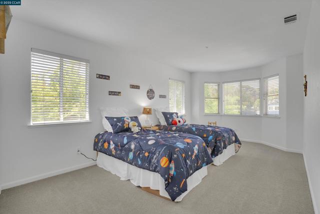 123 Williamson Ct, Martinez CA: https://media.crmls.org/mediaz/7a6ae220-c125-46fb-8569-5cfec0aa4d29.jpg