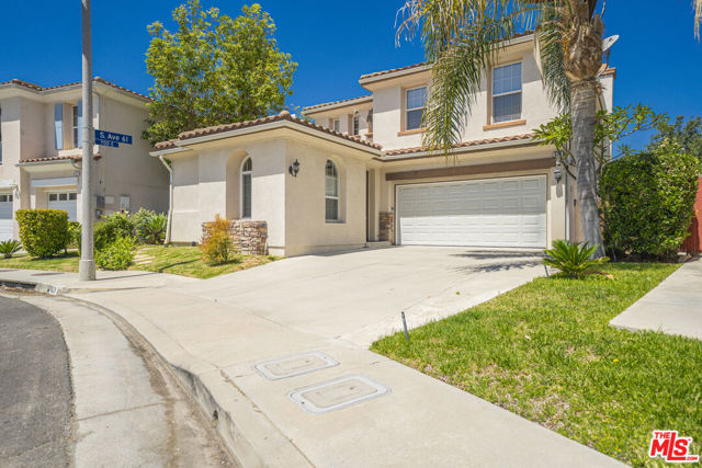 629 Milford Street, Los Angeles CA: https://media.crmls.org/mediaz/7a6ae60e-9e59-40ca-9cfd-b4b684a525e1.jpg