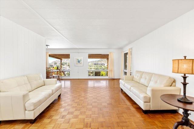 8975 Lawrence Welk Dr, Escondido CA: https://media.crmls.org/mediaz/7a6b1235-ead4-4321-9030-f046ce5b51f0.jpg