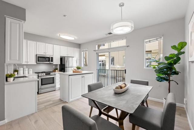 150 Holly Court, Mountain View CA: https://media.crmls.org/mediaz/7a6b3202-3a56-4751-a7d4-4dac951bbb18.jpg