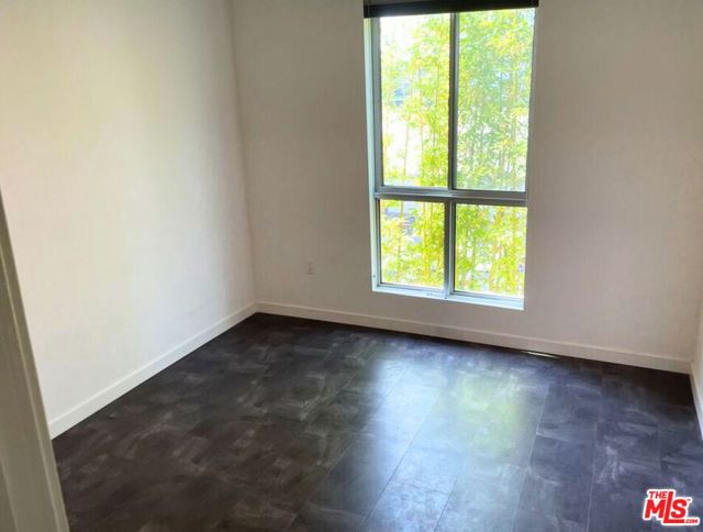 4140 Glencoe Avenue, Marina del Rey CA: https://media.crmls.org/mediaz/7a6c1565-062a-43fb-b7bb-3068c0e74d11.jpg