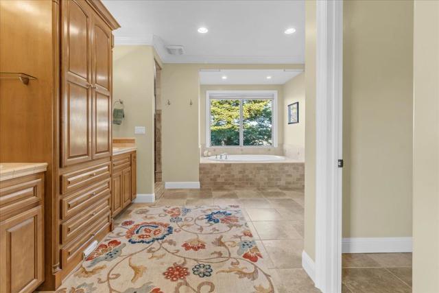 4116 Ashford Circle, Hollister CA: https://media.crmls.org/mediaz/7a6c2150-c86c-456e-b288-b0f57c63c733.jpg