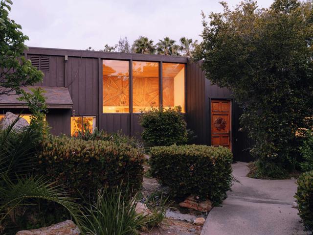 6009 Mimulus, Rancho Santa Fe CA: https://media.crmls.org/mediaz/7a6cf37e-7ab0-41f5-b399-3e4c36ea67be.jpg