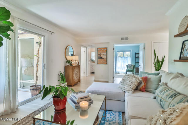 4021 Yankee Drive, Agoura Hills CA: https://media.crmls.org/mediaz/7a6d02b3-675f-4c02-b3c3-e9afa0b11c77.jpg