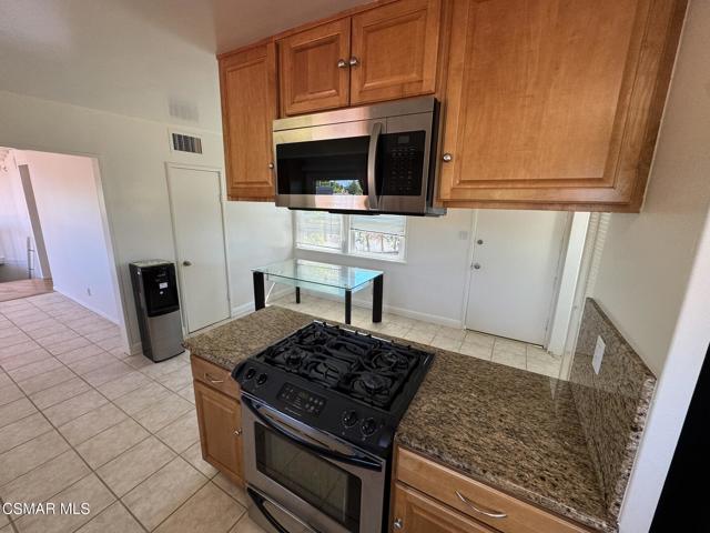 22319 Macfarlane Drive, Woodland Hills CA: https://media.crmls.org/mediaz/7a6da90e-ed98-45e2-949b-33304e2e01b1.jpg