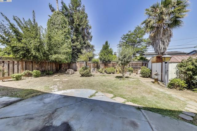 4435 Cambria St, Fremont CA: https://media.crmls.org/mediaz/7a6dbb10-53ab-48be-8126-d3fab52e072a.jpg