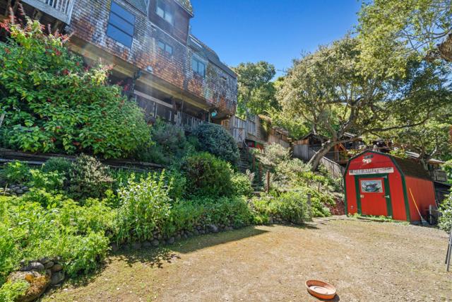 18 Camino De Travesia, Carmel Valley CA: https://media.crmls.org/mediaz/7a6dcba0-d4a9-4df7-8c58-8345d33eb555.jpg
