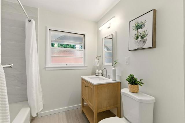 279 Oakhurst Place, Menlo Park CA: https://media.crmls.org/mediaz/7a6dd2c8-5ffb-4d80-9f6f-6f73891af319.jpg