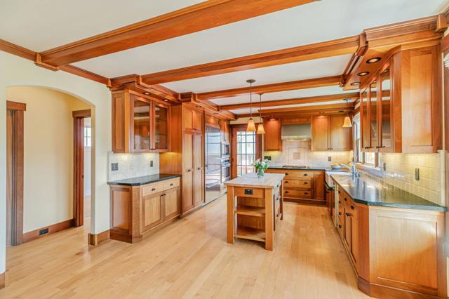 5005 Emerald Street, Capitola CA: https://media.crmls.org/mediaz/7a6e2d4f-d8a2-4cc4-a6a3-c337229b1d09.jpg
