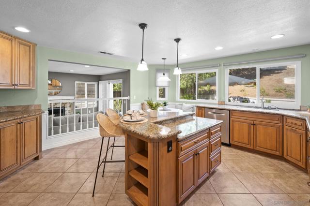 13907 Bruyere Ct, San Diego CA: https://media.crmls.org/mediaz/7a6ed91b-5378-479c-bff3-890a1fdcb625.jpg