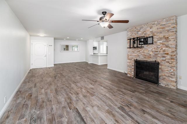 Detail Gallery Image 16 of 42 For 2607 Pirineos Way #116,  Carlsbad,  CA 92009 - 3 Beds | 2 Baths