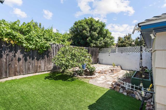 4751 Monroe Ave, San Diego CA: https://media.crmls.org/mediaz/7a6fab36-20bb-4db3-9cb7-b6b5257cf650.jpg