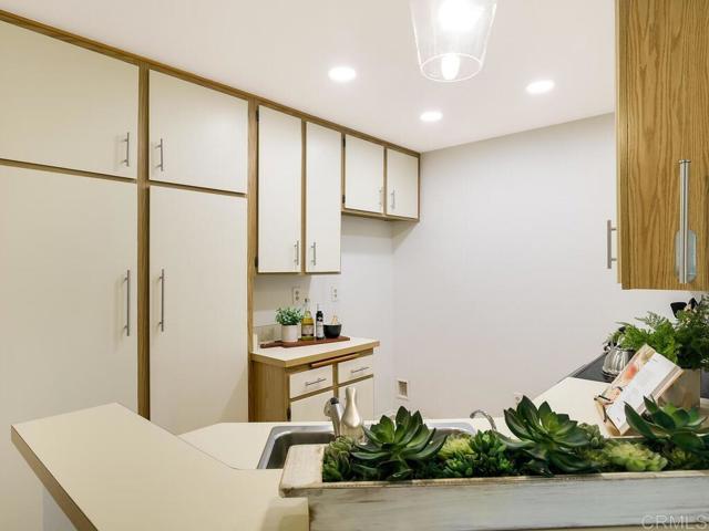 Detail Gallery Image 13 of 32 For 7263 Camino Degrazia #31,  San Diego,  CA 92111 - 2 Beds | 2 Baths