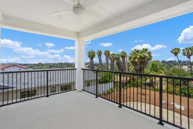 1215 Stonemark Place, Vista CA: https://media.crmls.org/mediaz/7a6ff33b-9301-465a-b695-354b589082dc.jpg
